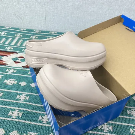 アディダス スリッパ