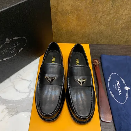 プラダ ビジネスシューズ
