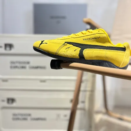 プーマ スニーカー