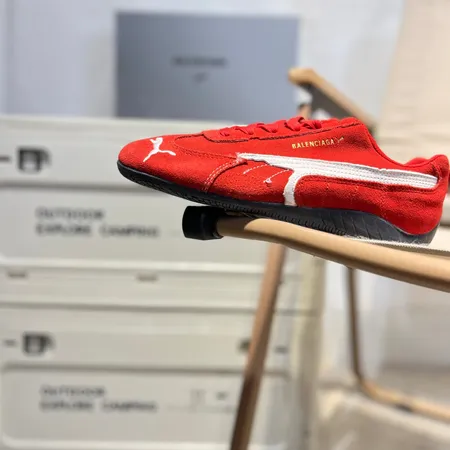 プーマ スニーカー