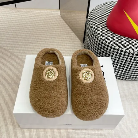 ロエベ スリッパ