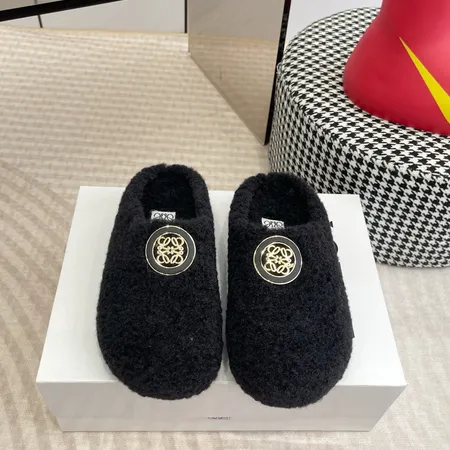 ロエベ スリッパ