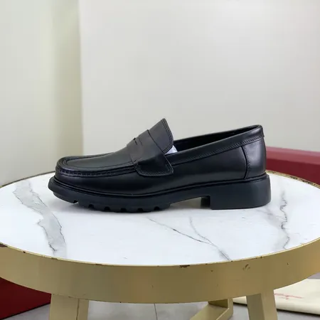 フェラガモ ビジネスシューズ