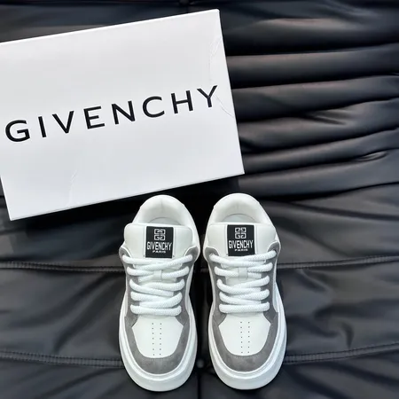 ジバンシィ カジュアルシューズ