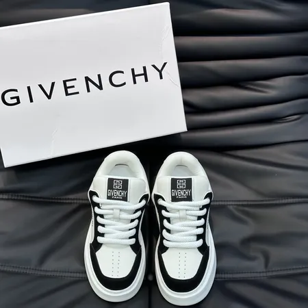 ジバンシィ カジュアルシューズ