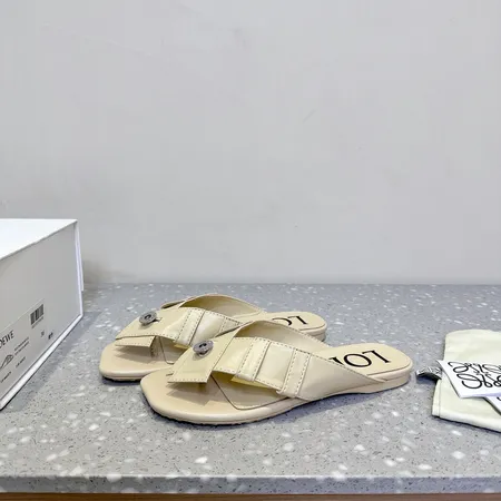 ロエベ スリッパ