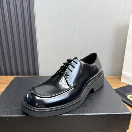 プラダ ビジネスシューズ