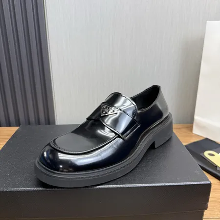 プラダ ビジネスシューズ