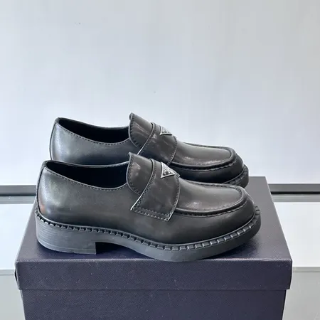プラダ ビジネスシューズ