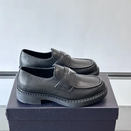 プラダ ビジネスシューズ