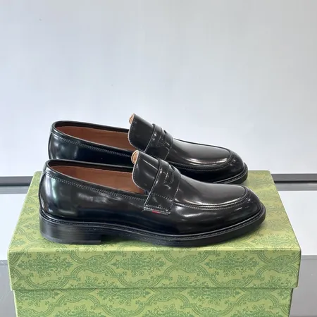 グッチ ビジネスシューズ