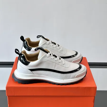 エルメス スニーカー