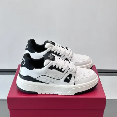 ヴァレンティノ カジュアルシューズ