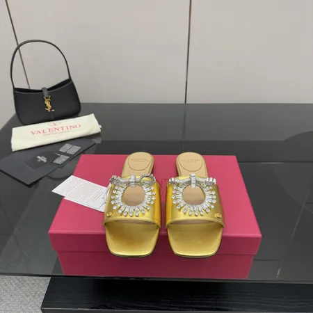 ヴァレンティノ スリッパ