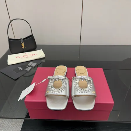 ヴァレンティノ スリッパ