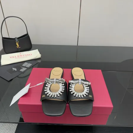 ヴァレンティノ スリッパ