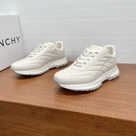 ジバンシィ スニーカー