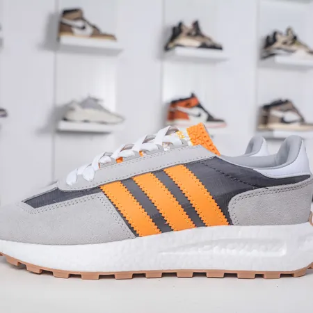 アディダス スニーカー