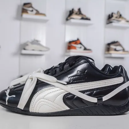 プーマ スニーカー