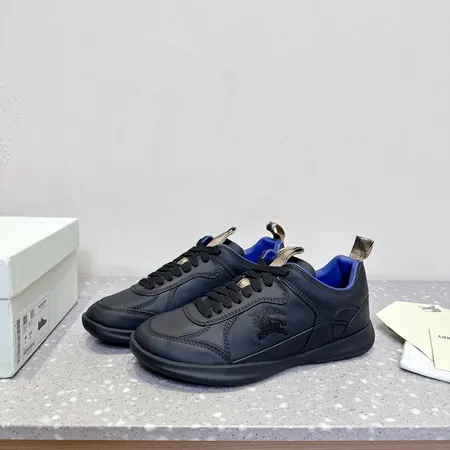 バーバリー ス カジュアルシューズ