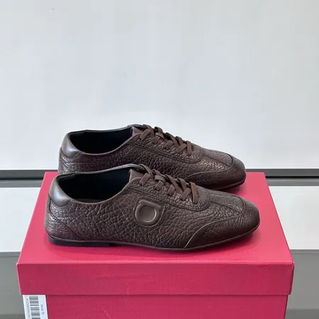 フェラガモ カジュアルシューズ