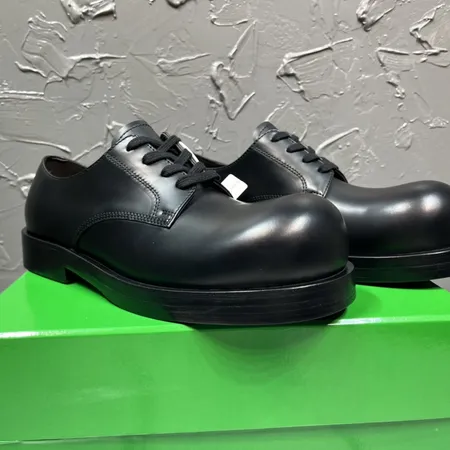 ボッテガ ヴェネタ ビジネスシューズ
