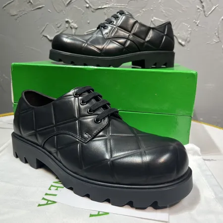 ボッテガ ヴェネタ ビジネスシューズ