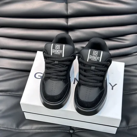 ジバンシィ カジュアルシューズ