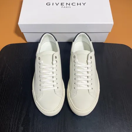 ジバンシィ カジュアルシューズ