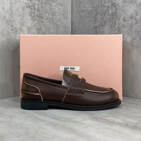 ミュウミュウ カジュアルシューズ