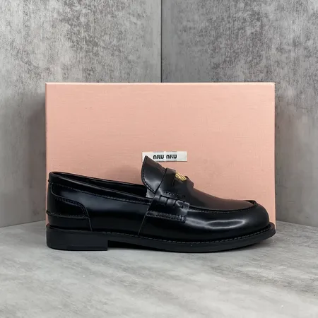 ミュウミュウ カジュアルシューズ