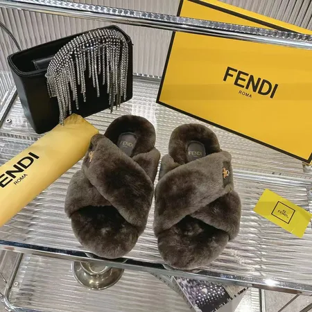 フェンディ スリッパ