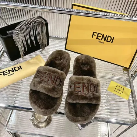 フェンディ スリッパ