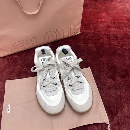 ミュウミュウ カジュアルシューズ