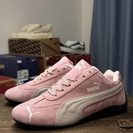 プーマ スニーカー