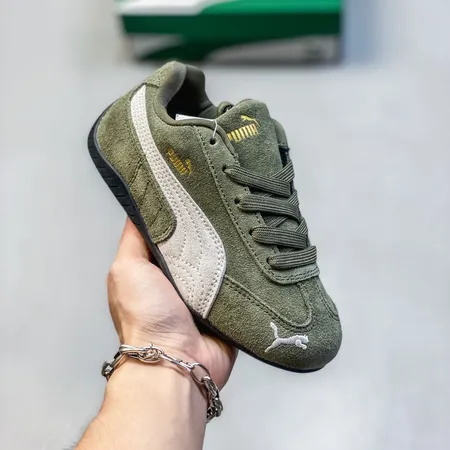 プーマ カジュアルシューズ