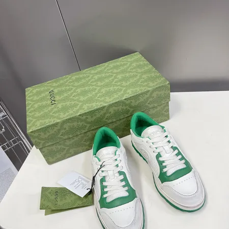 グッチ カジュアルシューズ