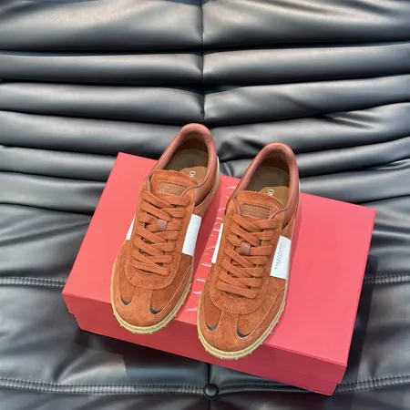 ヴァレンティノ カジュアルシューズ