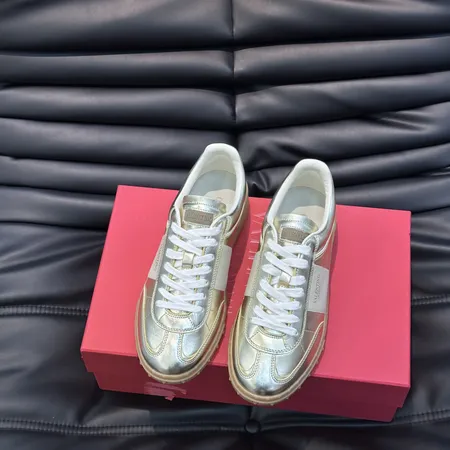 ヴァレンティノ カジュアルシューズ