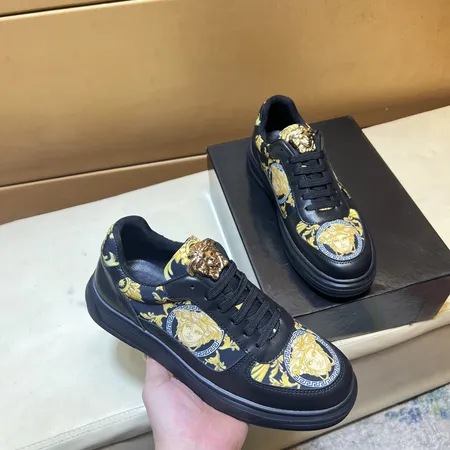 ヴェルサーチ カジュアルシューズ