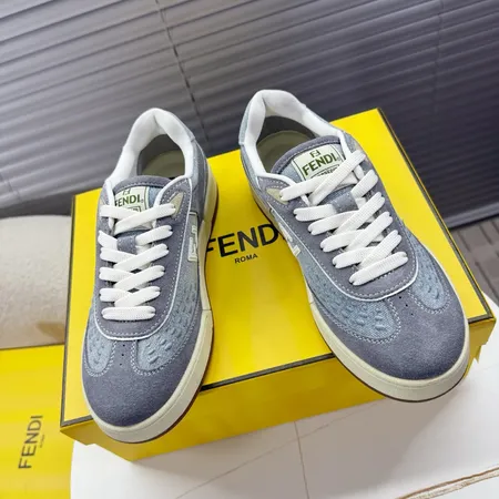 フェンディ カジュアルシューズ
