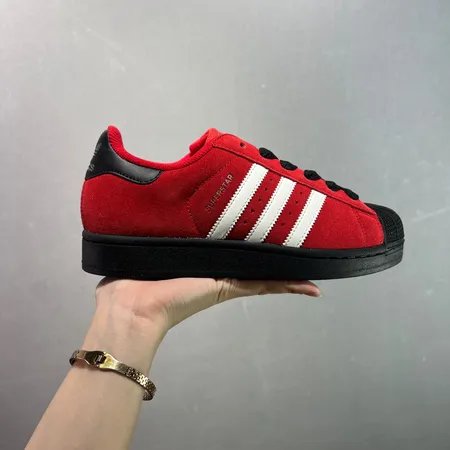 アディダス カジュアルシューズ