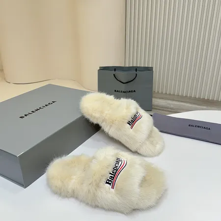 バレンシアガ スリッパ