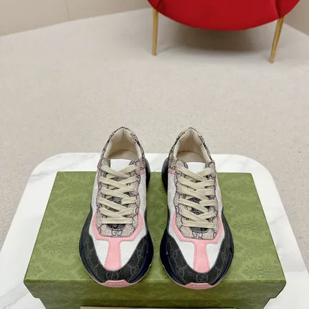 グッチ スニーカー