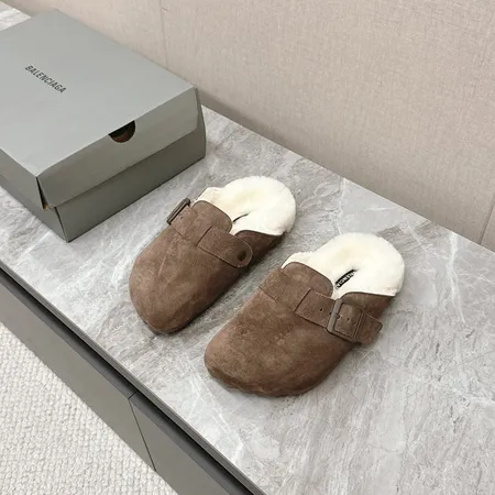 バレンシアガ スリッパ