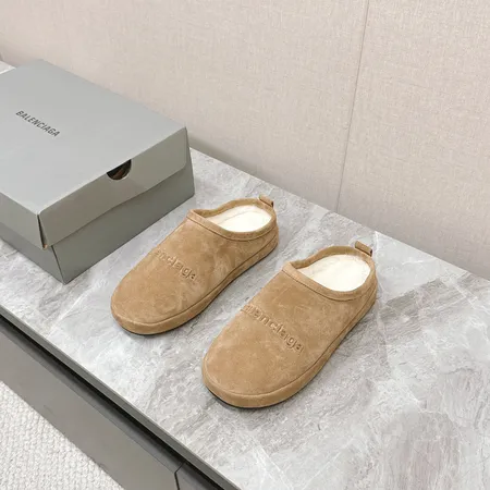 バレンシアガ スリッパ