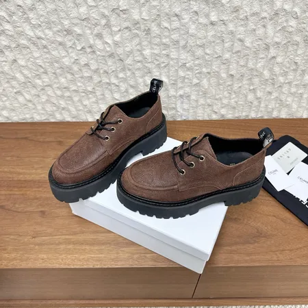 セリーヌ カジュアルシューズ