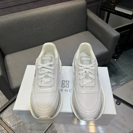 ジバンシィ カジュアルシューズ