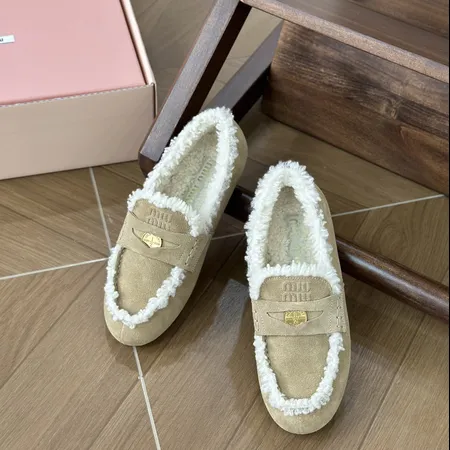 ミュウミュウ カジュアルシューズ