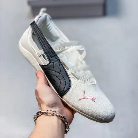 プーマ カジュアルシューズ